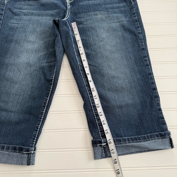 Earl Jean Women’s Size 12 Embellished Rhinestones Pocket Capri Denim Pants - Picture 9 of 12